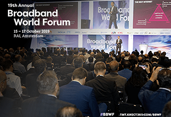Showing audience and title of event